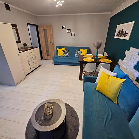 Quiet Basement Apartment Poznan Exterior photo
